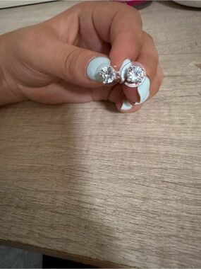 Stud Earrings in Silver Tone